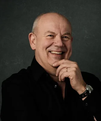 Serge Poppes is CEO van Pegamento